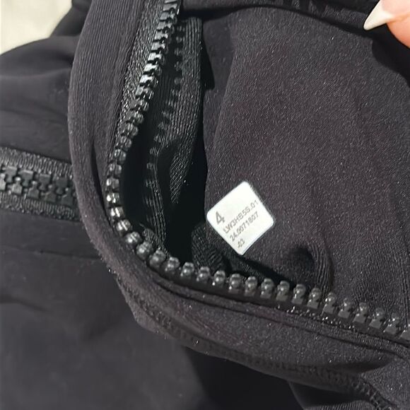 Lululemon Nulu Cropped Define Jacket Black size 4 NWT influencer - Picture 4 of 6